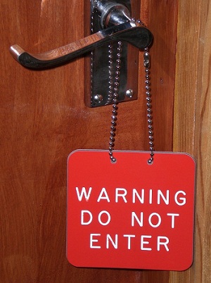 door handle sign chain